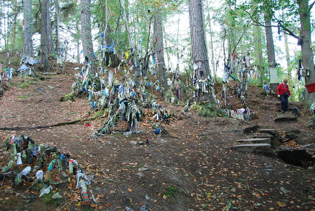Clootie Well © Jeff Collins, Geograph.org.uk