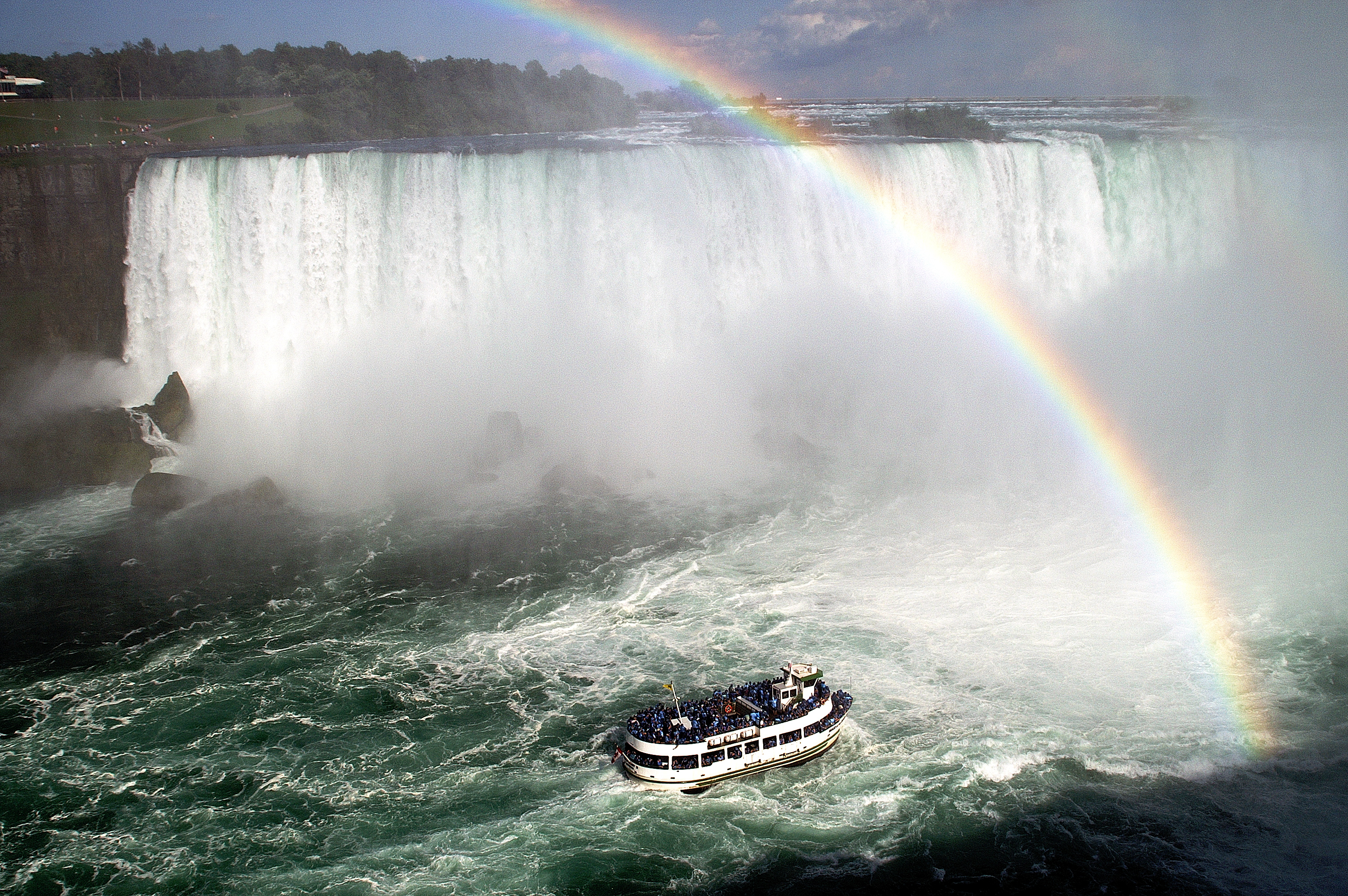 Named after the Native American folklore heroine, the ship Maid of the Mist tours Niagara Falls. (SaffronBlaze: https://commons.wikimedia.org/wiki/File:Maid-of-the-Mist_Rainbow.jpg)