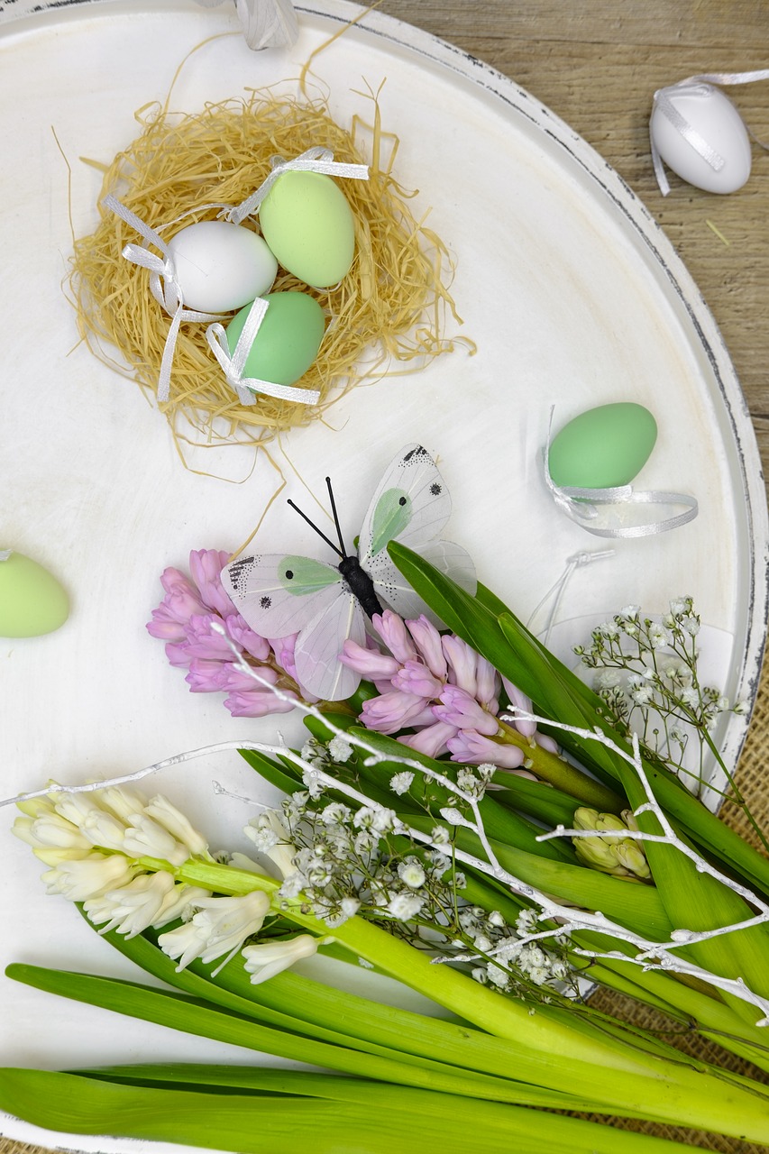 Spring flowers and eggs https://pixabay.com/en/easter-eggs-egg-nest-easter-nest-3257580/