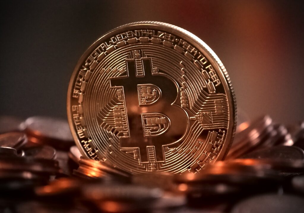 Bitcoin https://pixabay.com/photos/bitcoin-cryptocurrency-digital-2007769/